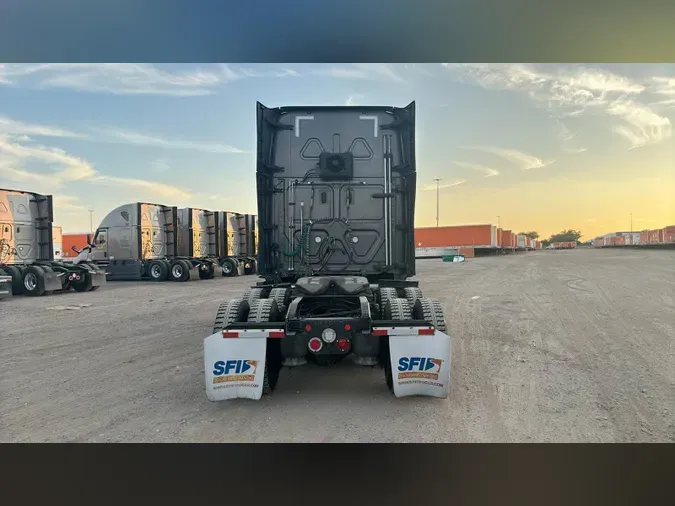 2022 Freightliner Cascadia