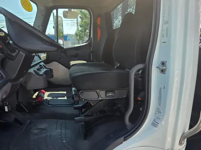 2020 FREIGHTLINER/MERCEDES M2 106