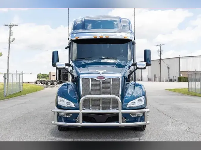 2022 PETERBILT 579