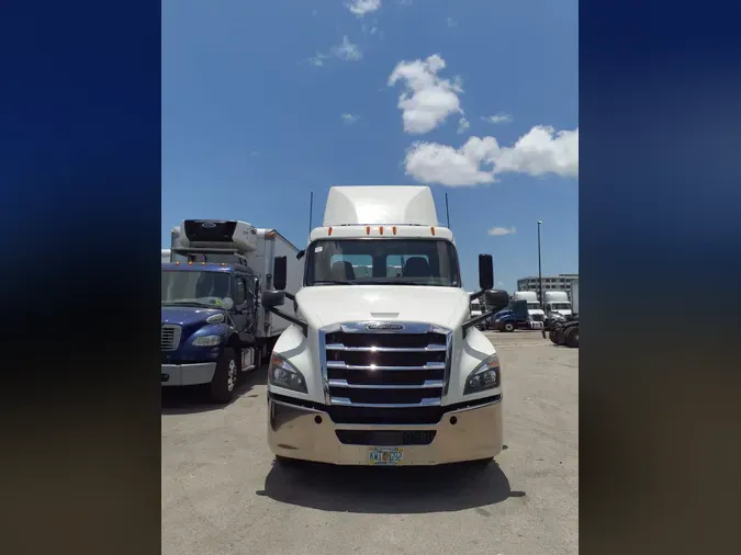 2019 FREIGHTLINER NEW CASCADIA PX12664