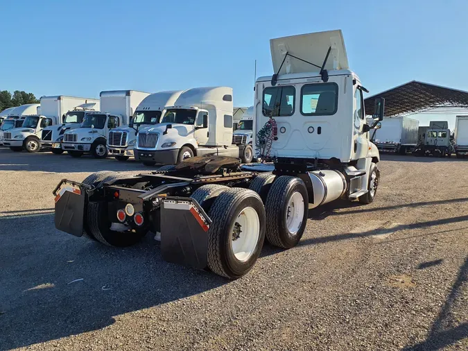 2018 FREIGHTLINER/MERCEDES CASCADIA 125