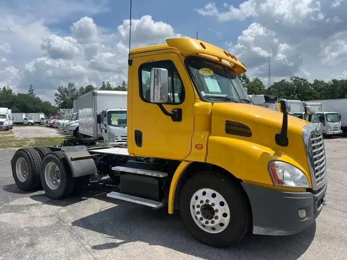 2018 FREIGHTLINER CASCADIA 113