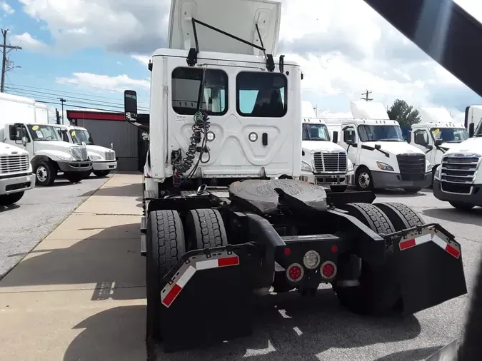 2020 FREIGHTLINER NEW CASCADIA 126