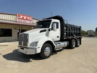 2017 KENWORTH T880