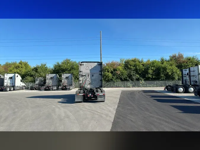 2024 Freightliner Cascadia 126