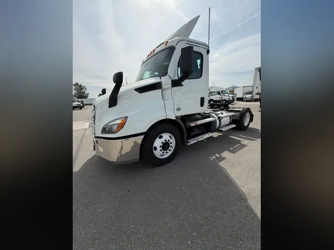 2020 FREIGHTLINER/MERCEDES NEW CASCADIA 116