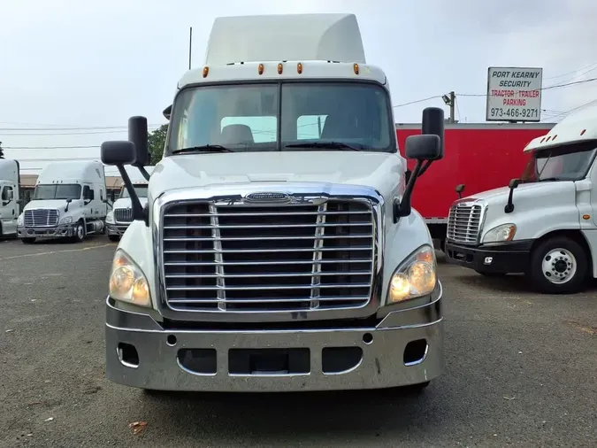 2018 FREIGHTLINER CASCADIA 113