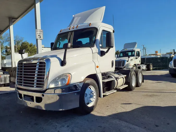 2016 FREIGHTLINER/MERCEDES CASCADIA 125557b9a889d714021c114169b0a8d800b