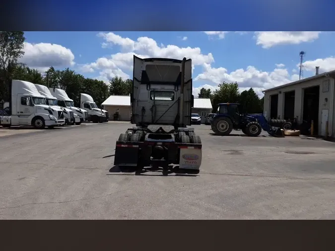 2016 Volvo VNL300