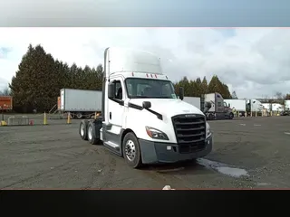 2020 Freightliner Cascadia 126