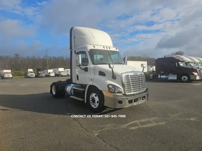 2018 FREIGHTLINER/MERCEDES CASCADIA 113