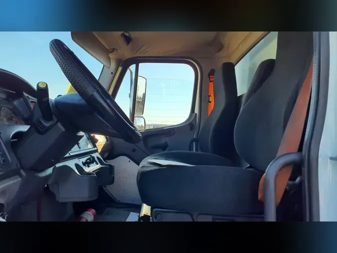 2018 FREIGHTLINER/MERCEDES M2 106