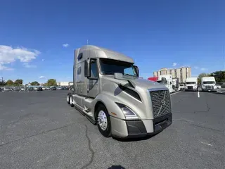 2019 VOLVO VNL760