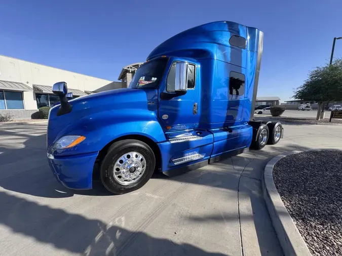 2022 International LT625