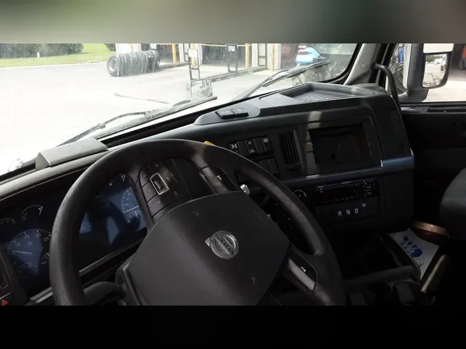2018 Volvo VNL300