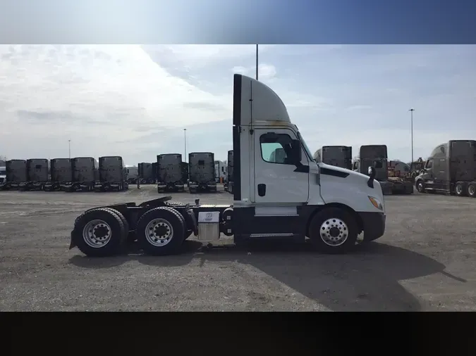 2020 Freightliner Cascadia 12655900f3d7c0dd07929f4ba67c99a6eb8