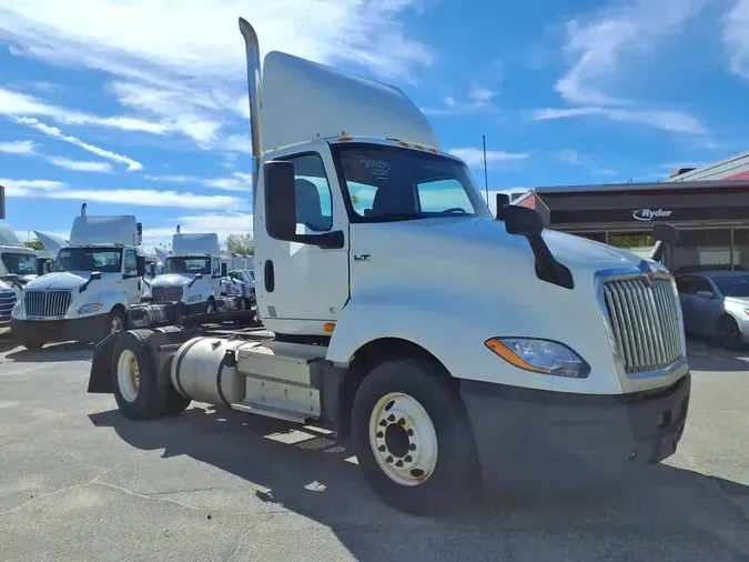 2021 NAVISTAR INTERNATIONAL LT625 DAYCAB S/A