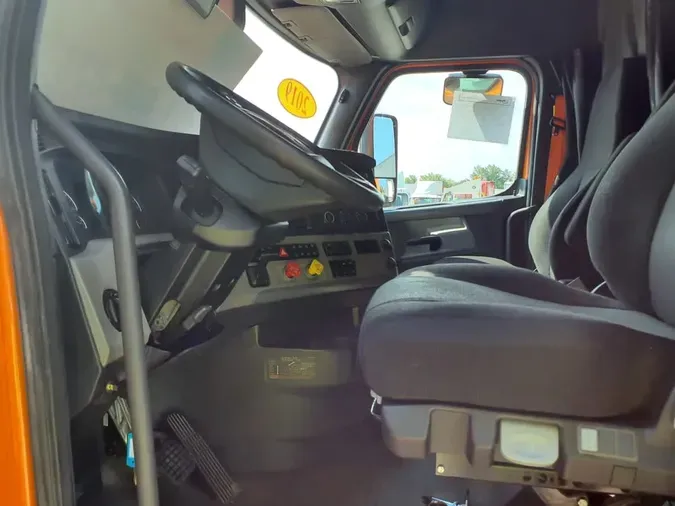 2019 FREIGHTLINER NEW CASCADIA PX12664