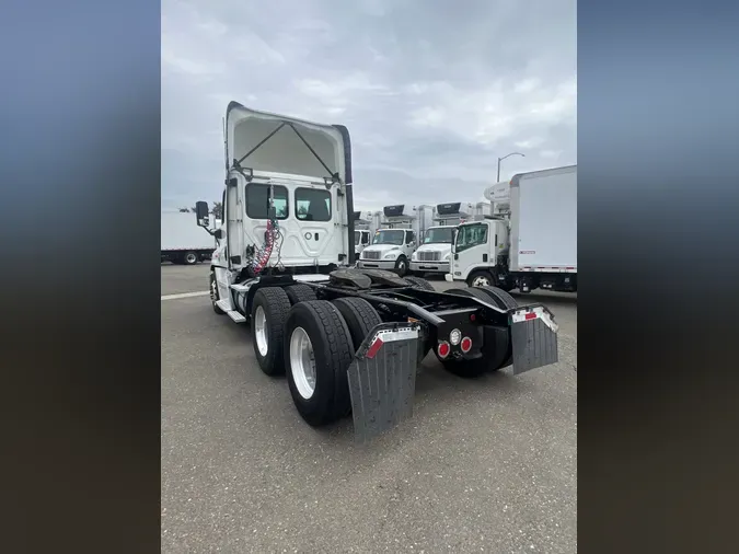 2018 FREIGHTLINER/MERCEDES CASCADIA 125