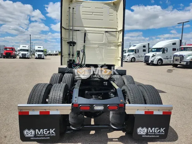 2024 VOLVO VNL64T860