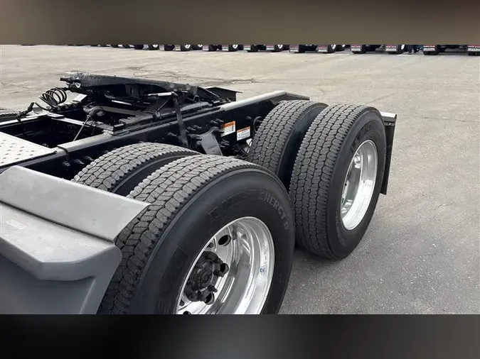 2021 FREIGHTLINER CA126