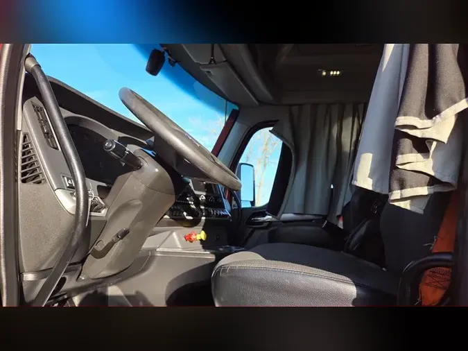 2022 KENWORTH T680