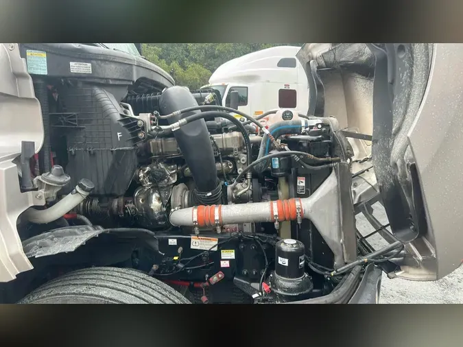 2023 Freightliner Cascadia 126