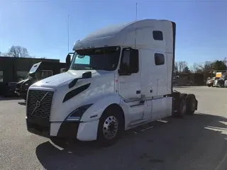 2022 VOLVO VNL760