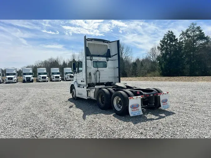 2018 Volvo VNL300