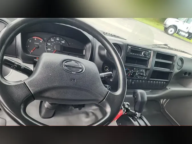 2019 HINO 195