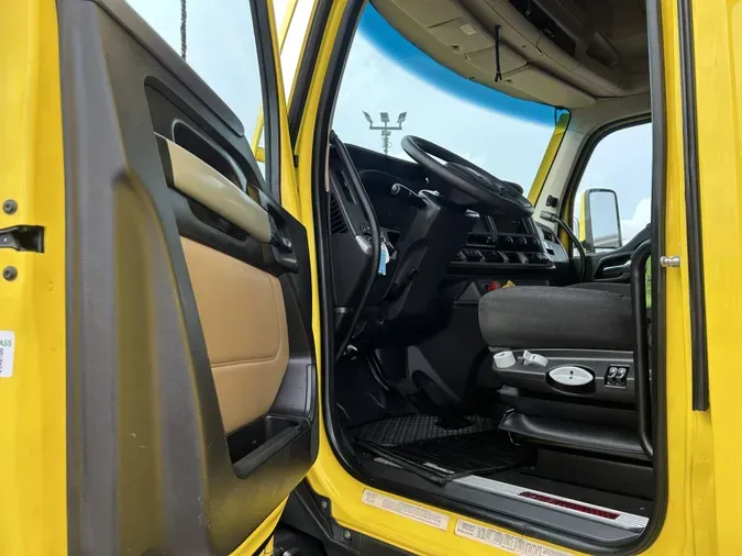 2023 Kenworth T680