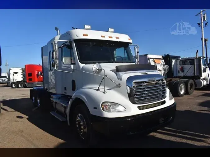 2005 FREIGHTLINER COLUMBIA 112