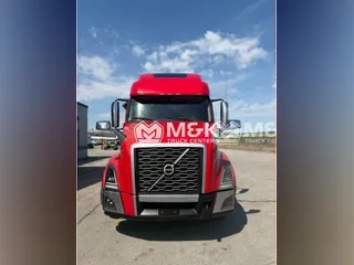 2020 VOLVO VNL64T760