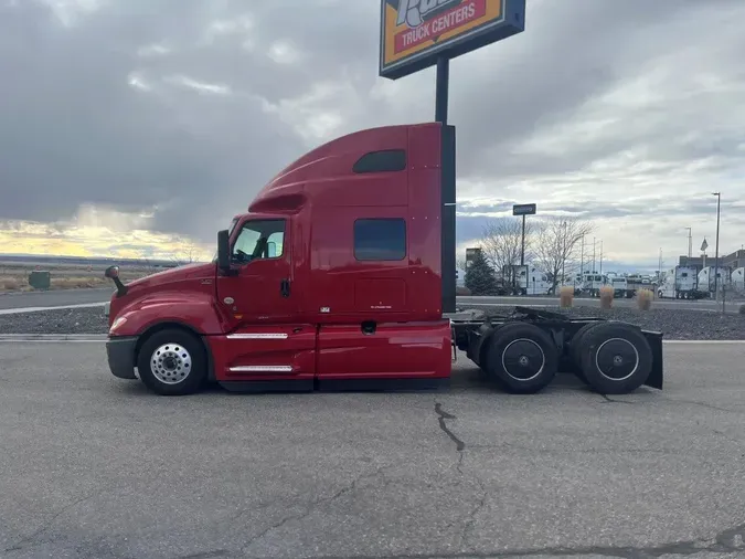 2022 International LT625