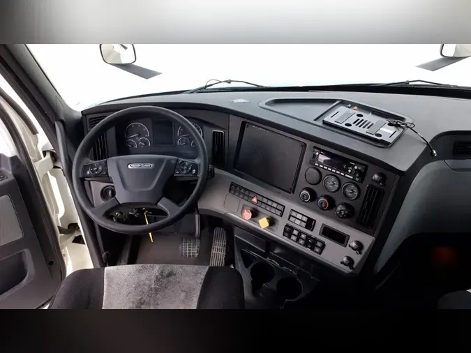 2020 Freightliner Cascadia 126