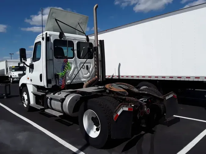 2020 FREIGHTLINER CASCADIA 125