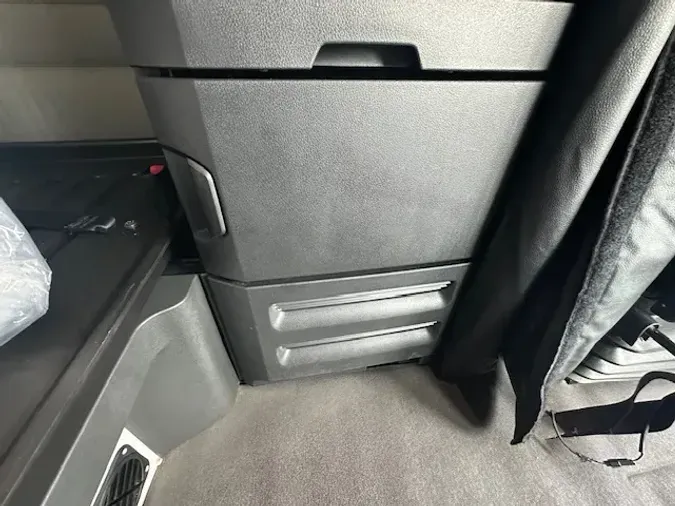 2021 FREIGHTLINER CASCADIA 126