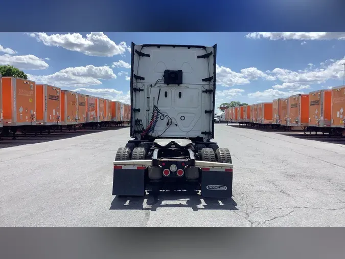 2023 Freightliner Cascadia 12655aeb52c1905074873d05c4b80069bd5