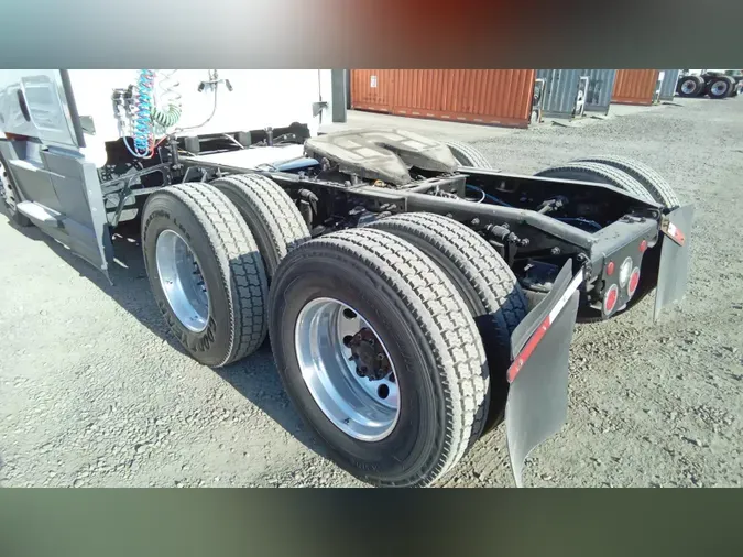 2021 Freightliner Cascadia 126