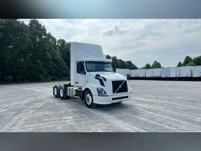 2015 Volvo VNL30055b15b0bb1d977477a9bd5d890dd7152