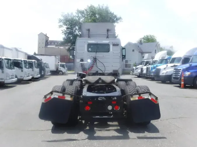 2019 VOLVO VNL