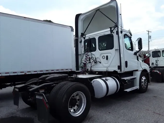 2019 FREIGHTLINER NEW CASCADIA 126