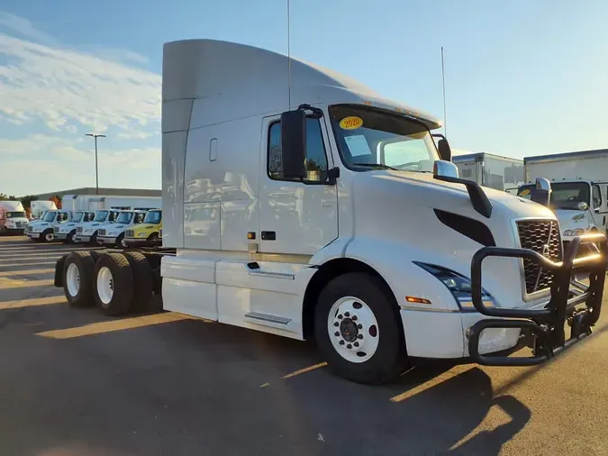 2020 VOLVO VNR64T-640