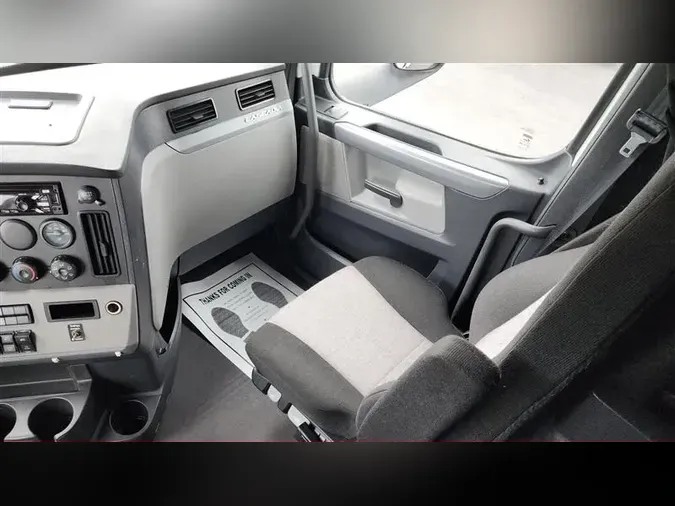 2020 FREIGHTLINER CA126