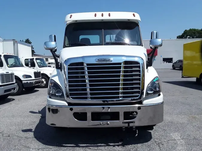 2018 FREIGHTLINER CASCADIA 113