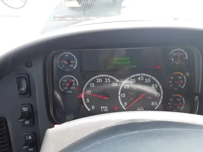 2018 FREIGHTLINER M2 106