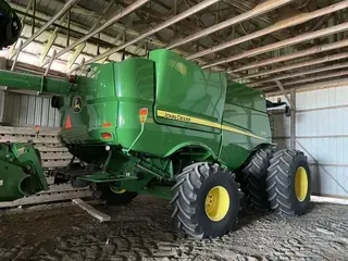 2016 John Deere S690
