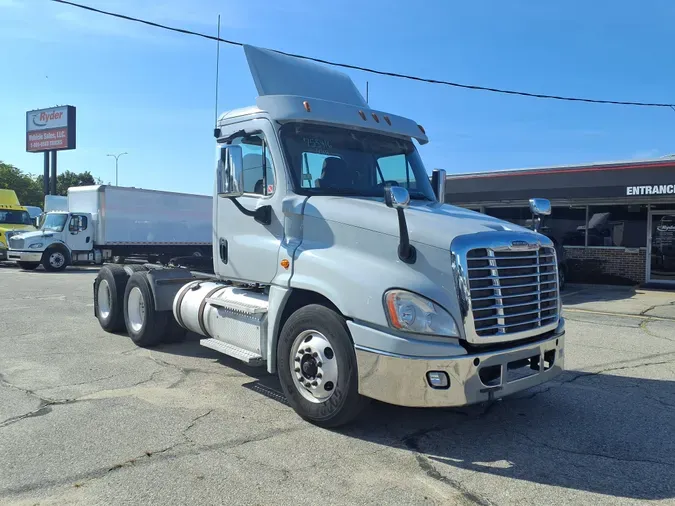 2018 FREIGHTLINER/MERCEDES CASCADIA 125