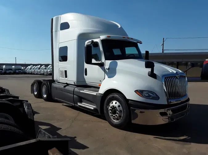 2020 NAVISTAR INTERNATIONAL LT625 SLPR CAB