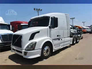 2013 VOLVO VNL64T630